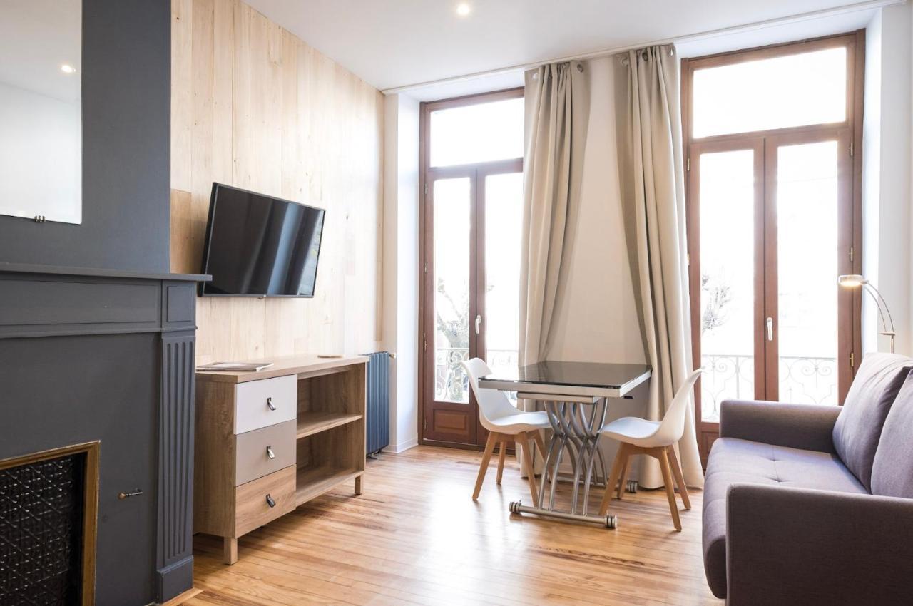 Studio Neuf, Charme De L'Ancien, Avec Balcon - 3 Etoiles, 4 Diamants Apartment Bagneres-de-Bigorre Ngoại thất bức ảnh